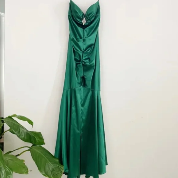 XSCAPE emerald green maxi ruched sleeveless dress
